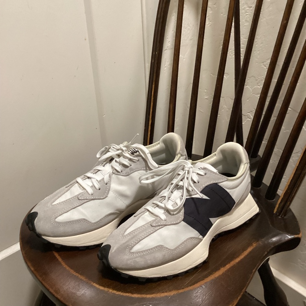 New Balance 327 Women's Sneakers Size 8.5 W, 7M